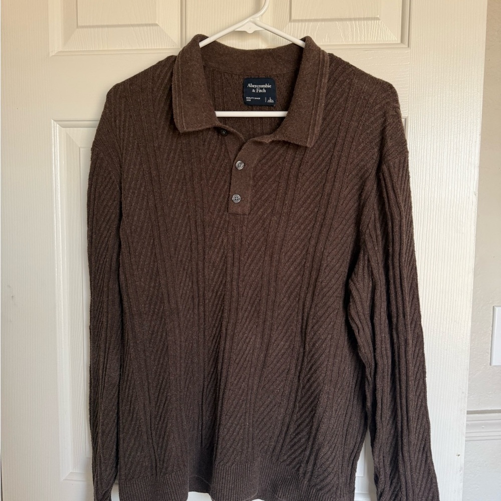 Abercrombie & Fitch Men's V-Neck Sweater in Brown